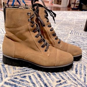 Donald Pliner brown Ease Combat Boot 8M